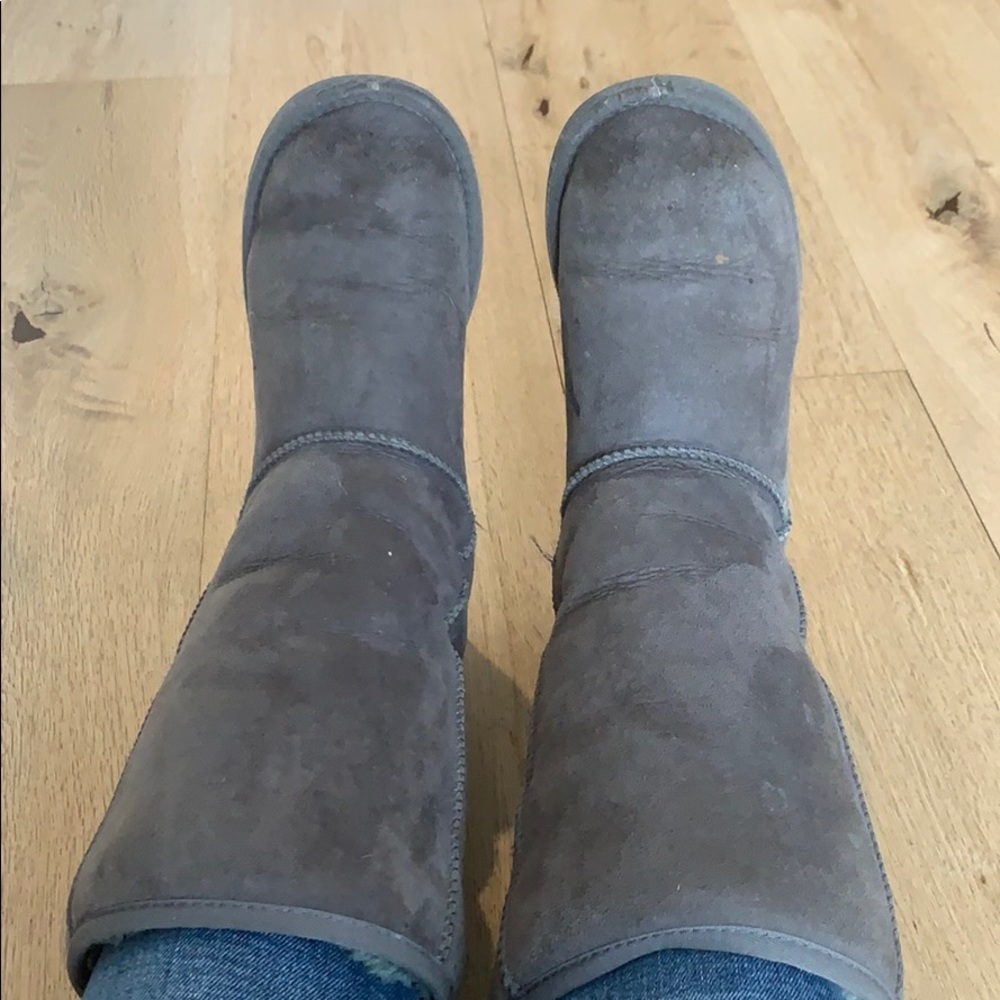 Extremely well loved Gray UGGs